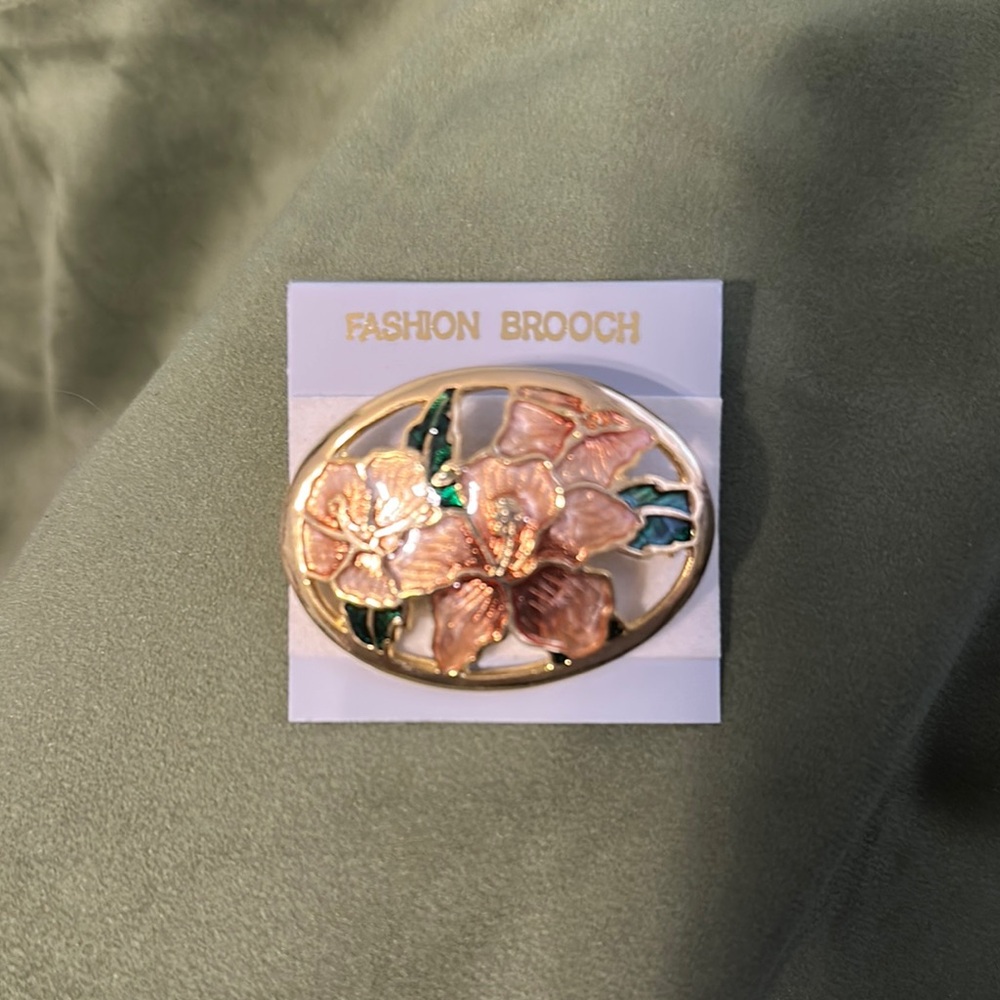 Elegant Floral Gold Brooch